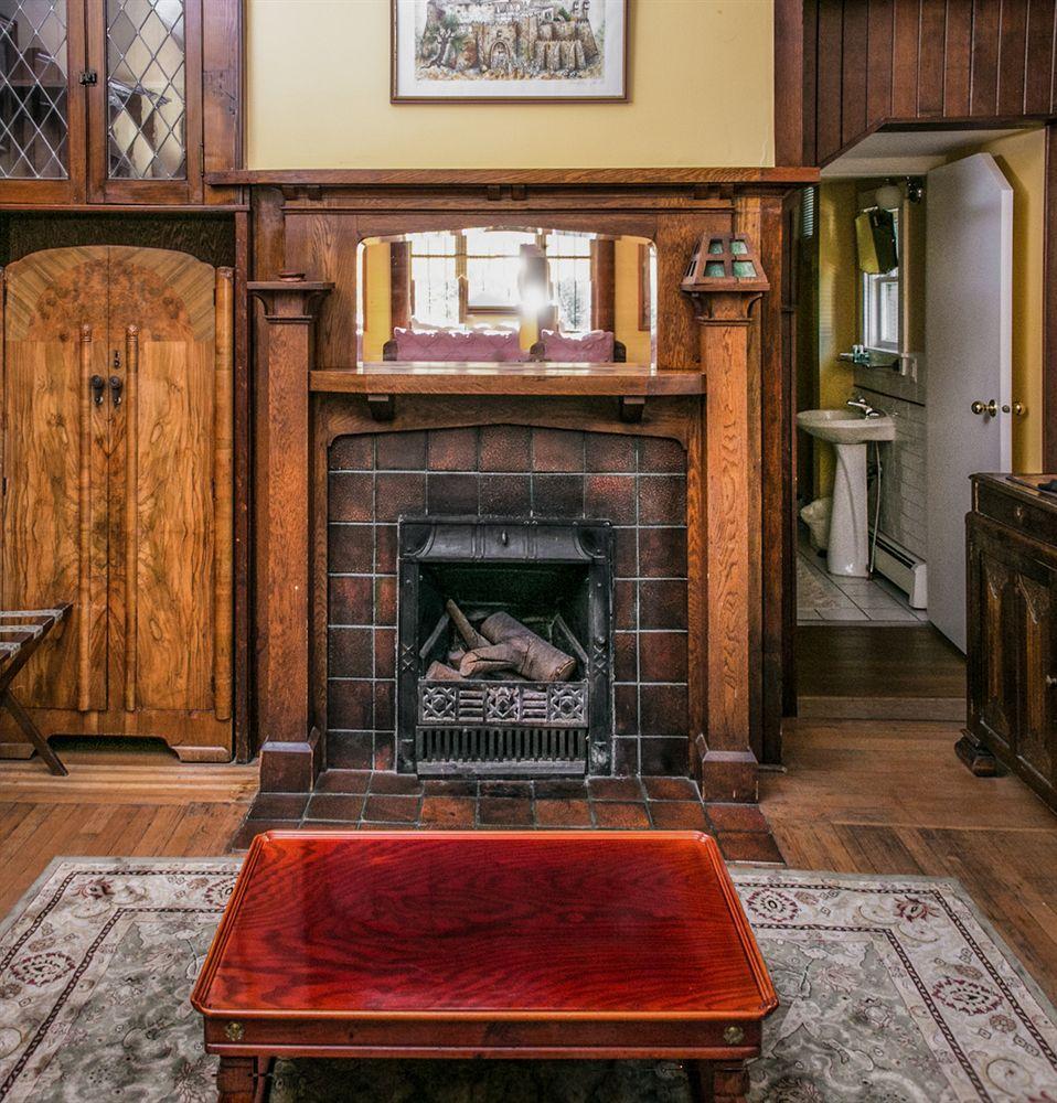 The Manor Guest House バンクーバー エクステリア 写真