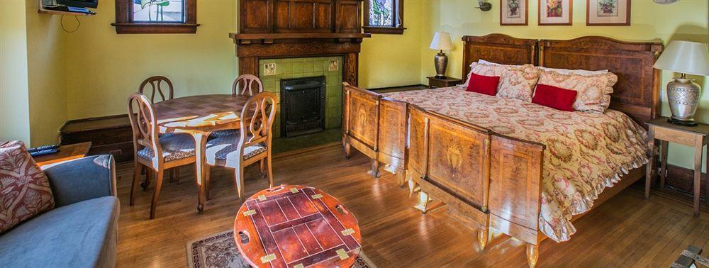 The Manor Guest House バンクーバー エクステリア 写真