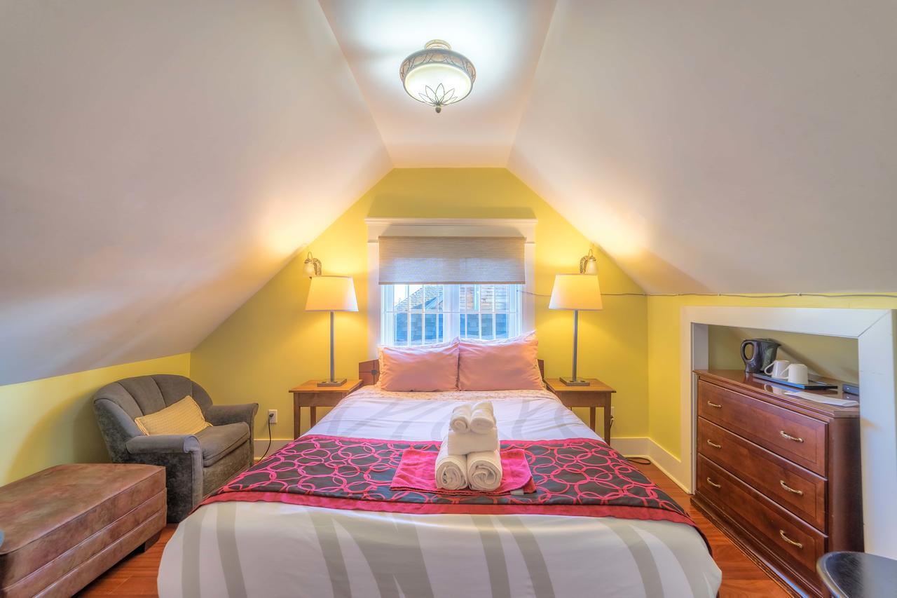 The Manor Guest House バンクーバー エクステリア 写真