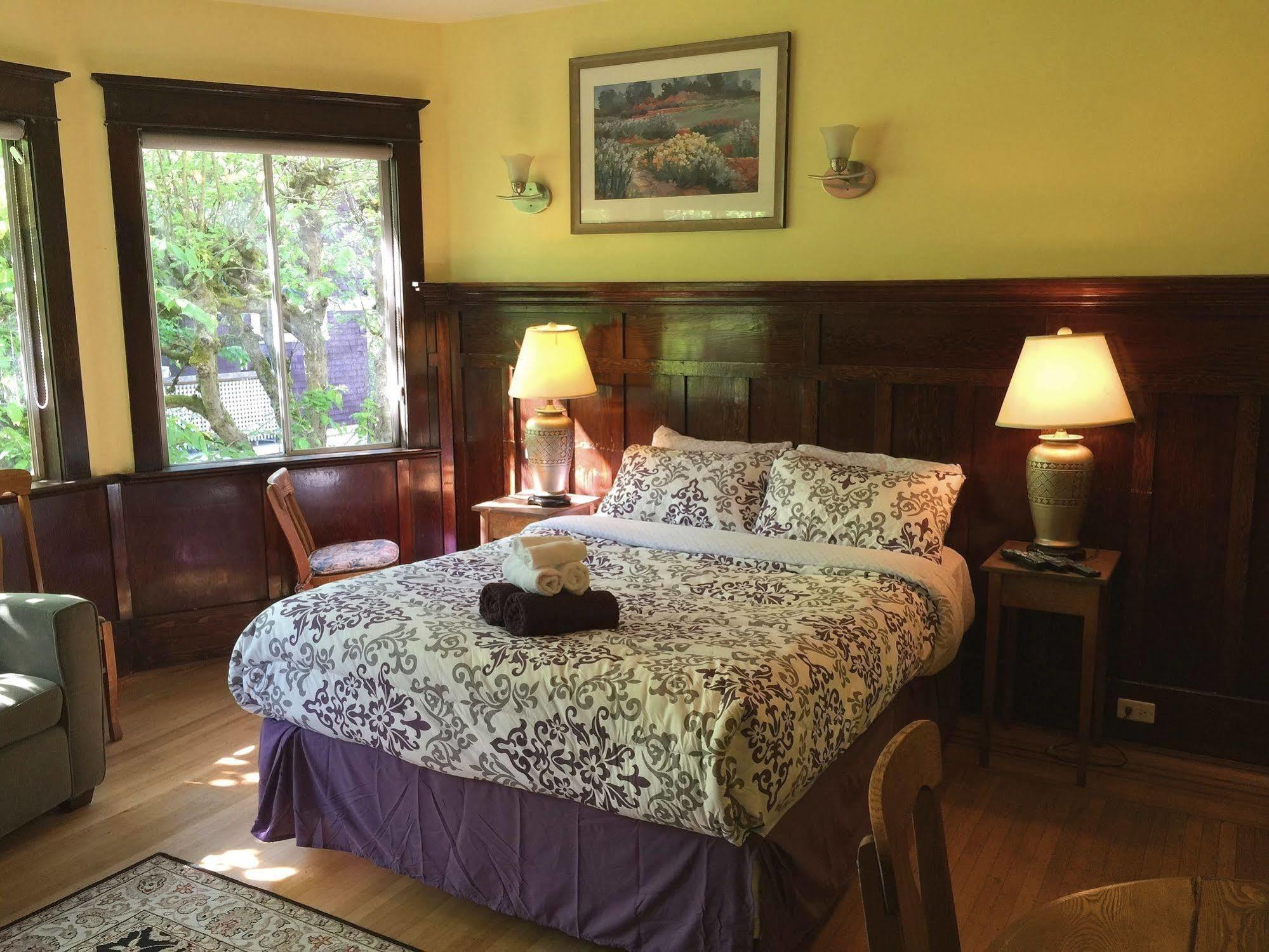 The Manor Guest House バンクーバー エクステリア 写真